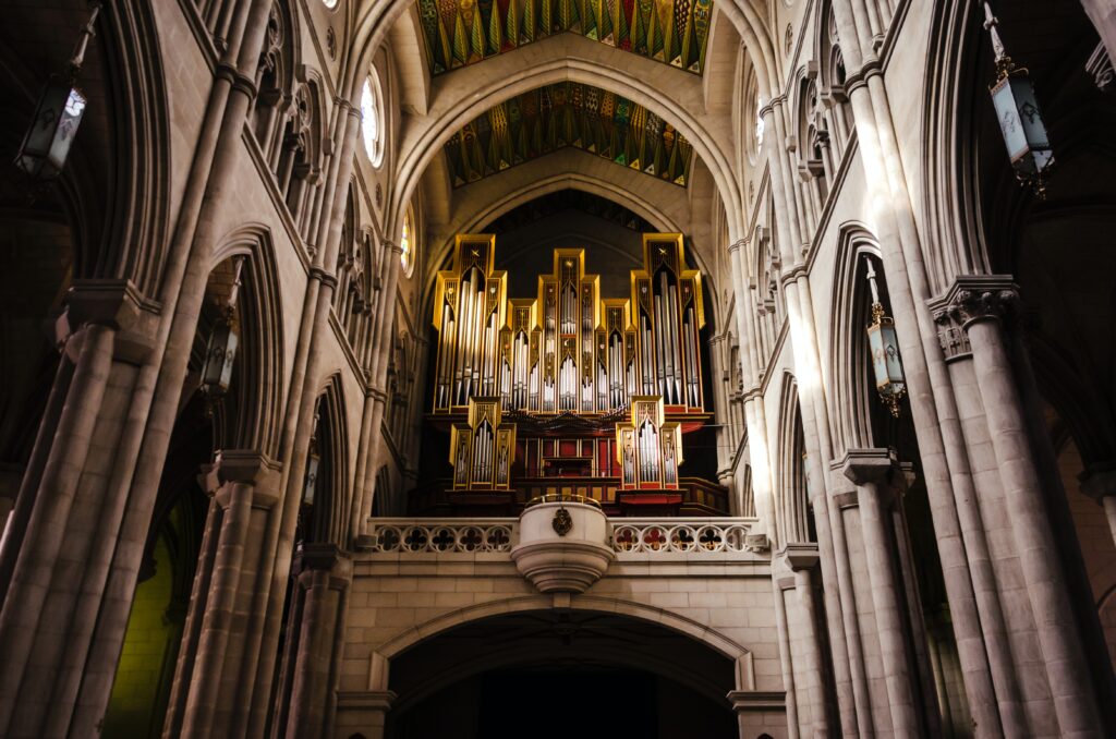L&rsquo;orgue dans l&rsquo;architecture : harmonie entre art et musique